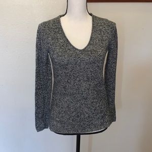 Old Navy v-neck long sleeve winter knit sweater
